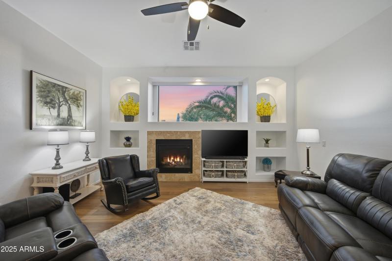 24_dsc_6998_with_fire