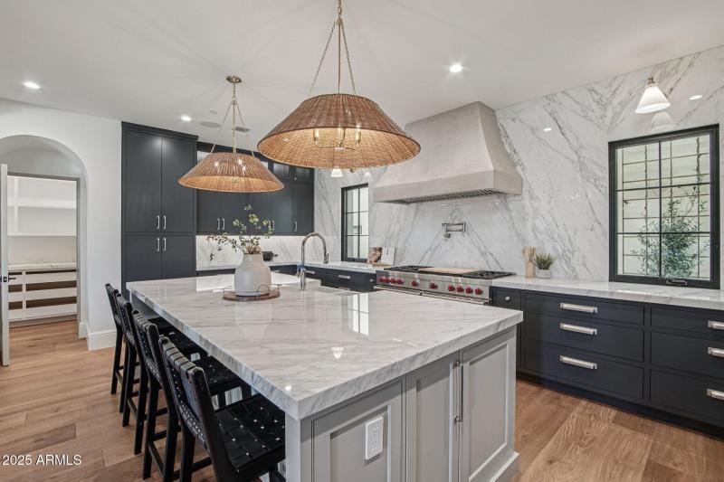 16-web-or-mls-N Echo Canyon Ln-S1412-016