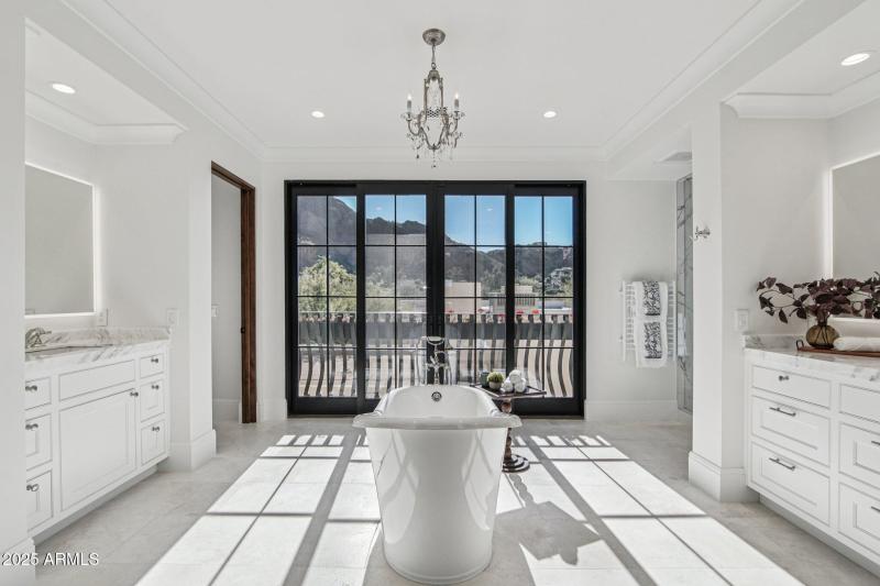 18-web-or-mls-N Echo Canyon Ln-S1412-018