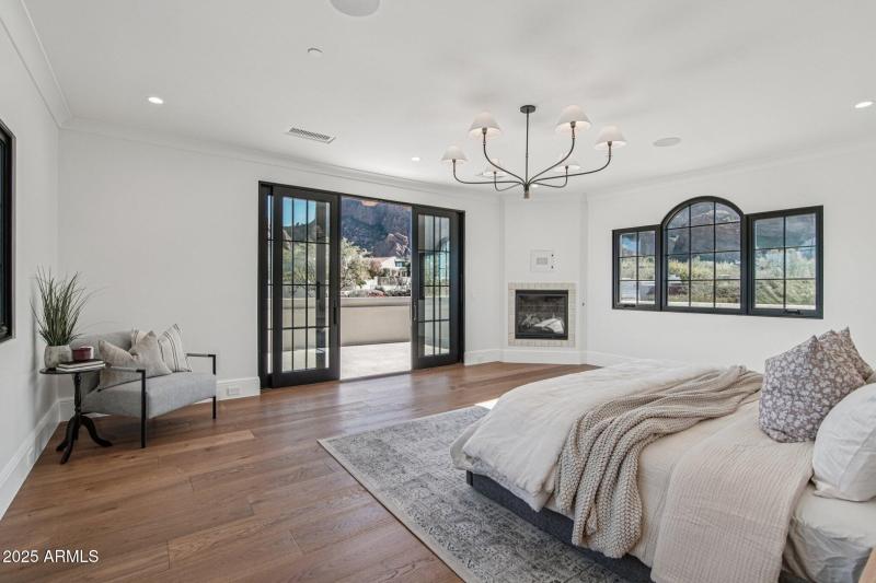 21-web-or-mls-N Echo Canyon Ln-S1412-021