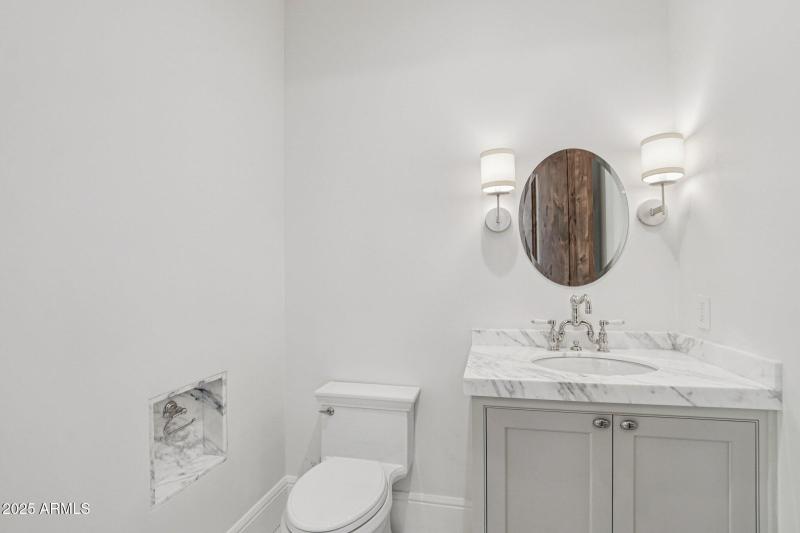 39-web-or-mls-N Echo Canyon Ln-S1412-039