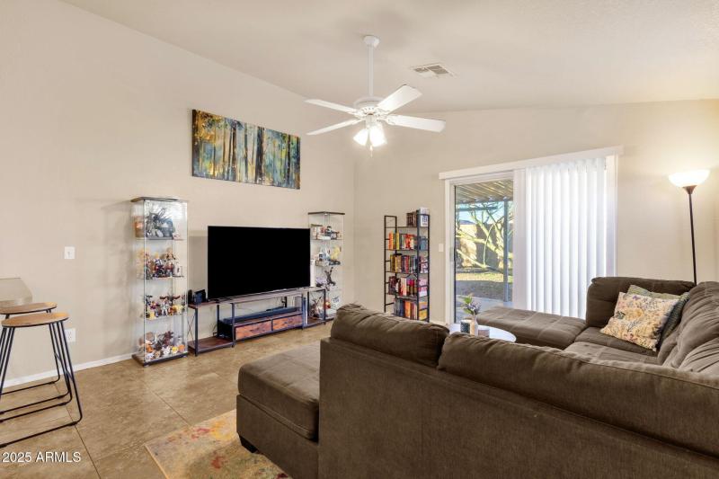 Family Room w/slider to backyard