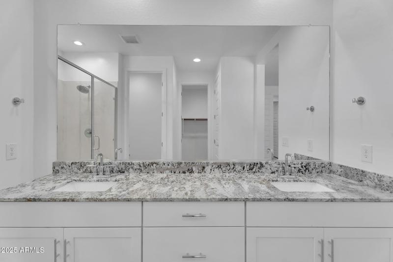 24-web-or-mls-Flower-24