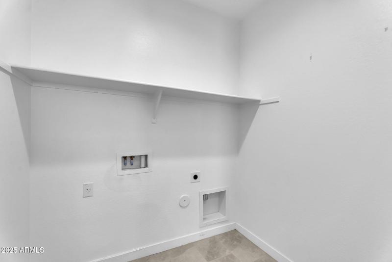 38-web-or-mls-Flower-38