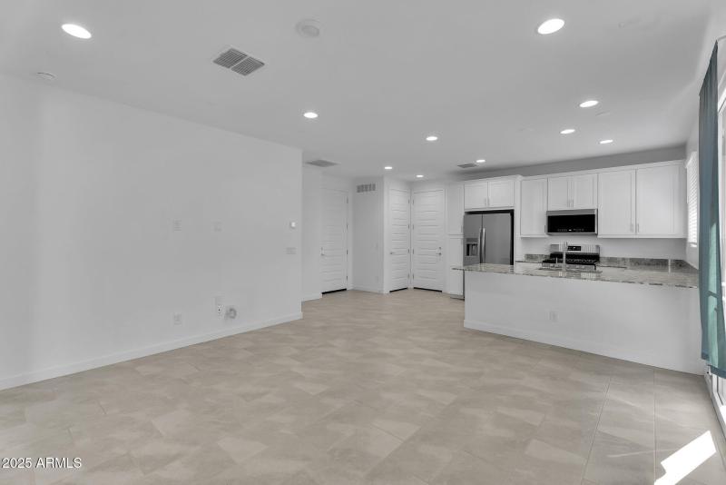 12-web-or-mls-Flower-12