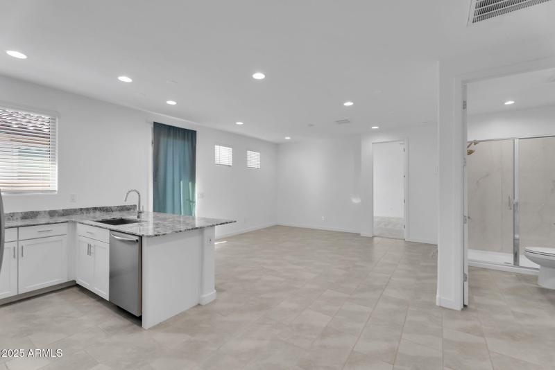 16-web-or-mls-Flower-16