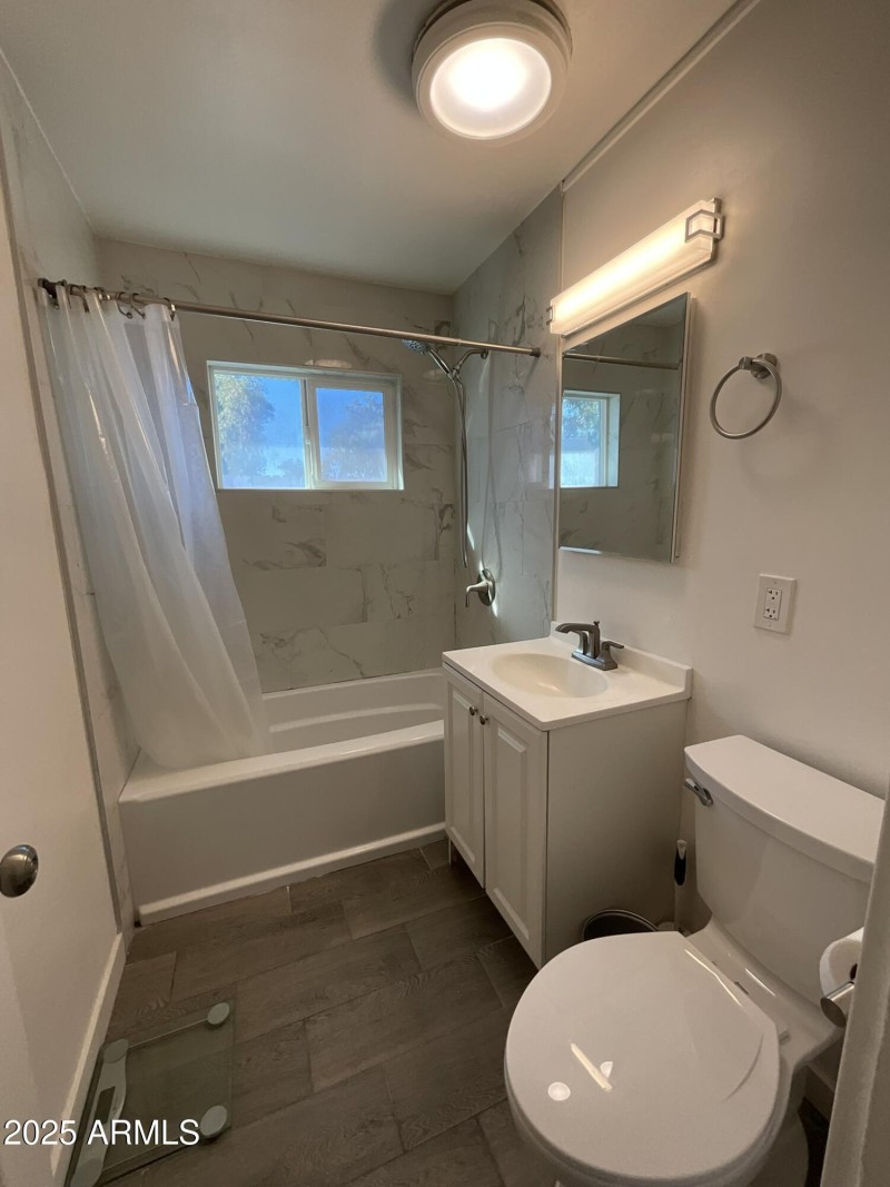 Unit 6 Bathroom