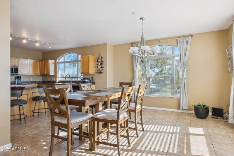 6-web-or-mls-1081-w-1st-st-unit-16