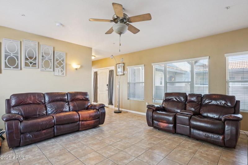 18-web-or-mls-1081-w-1st-st-unit-16