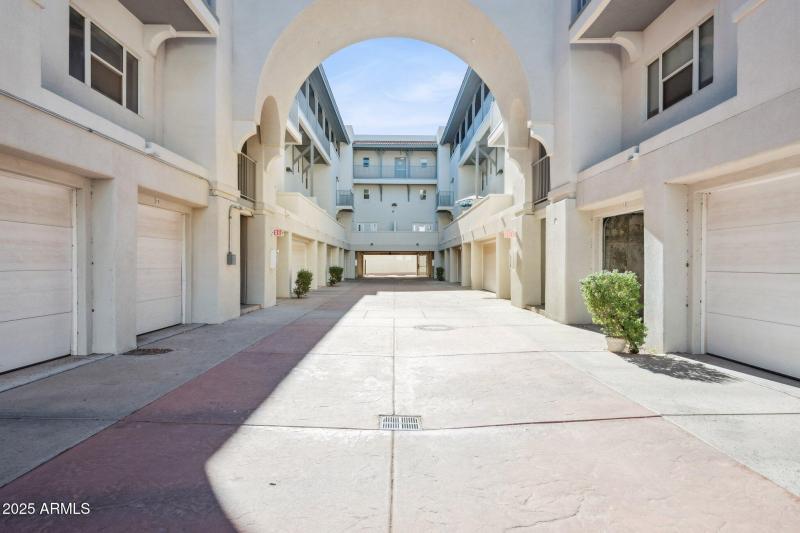 32-web-or-mls-1081-w-1st-st-unit-16