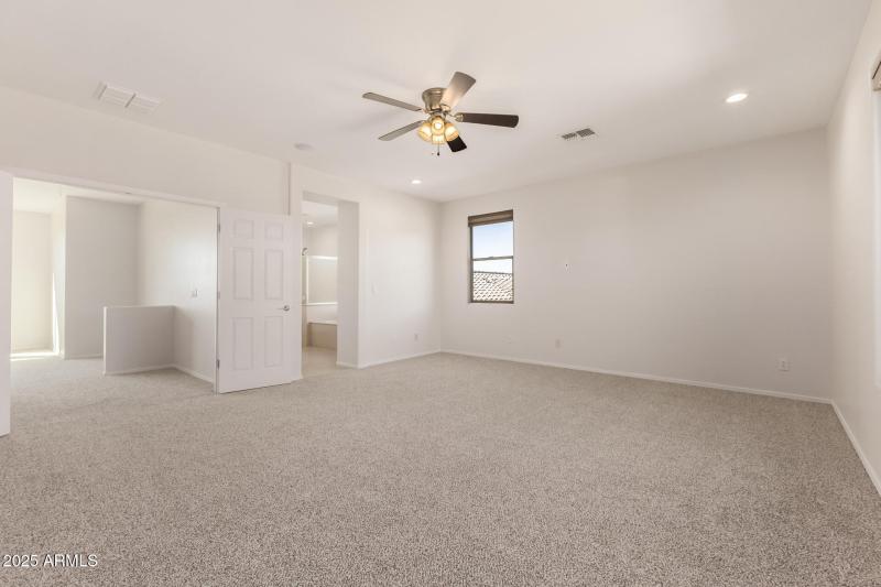 25 Upstairs Primary Bedroom