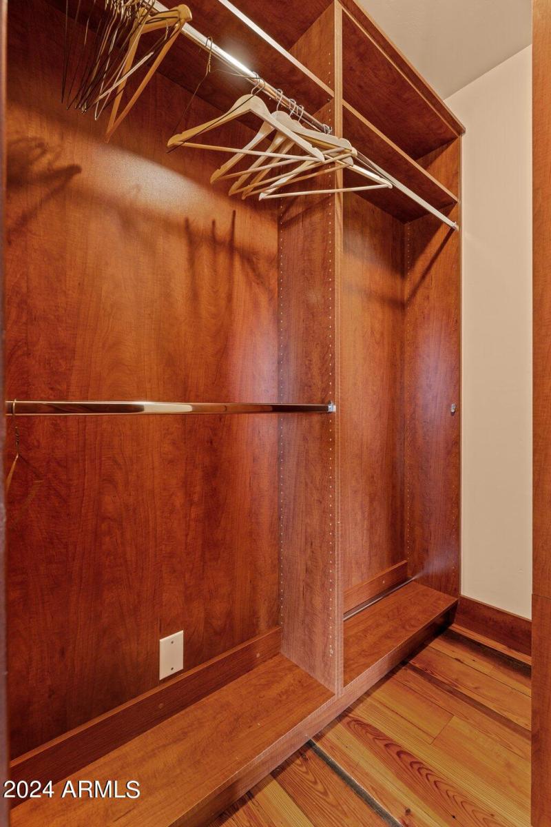 Casita Walk-in Closet