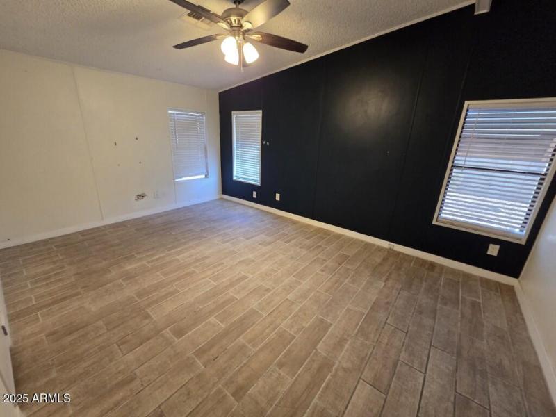 20251208_121538 (Medium)