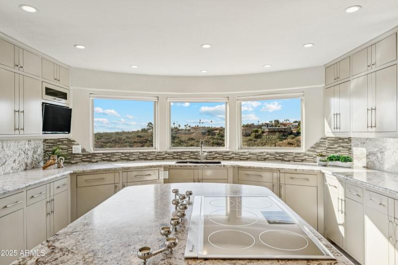 015_Spacious With Gorgeous Views