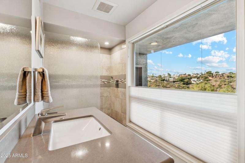 033_2nd Ensuite Bathroom