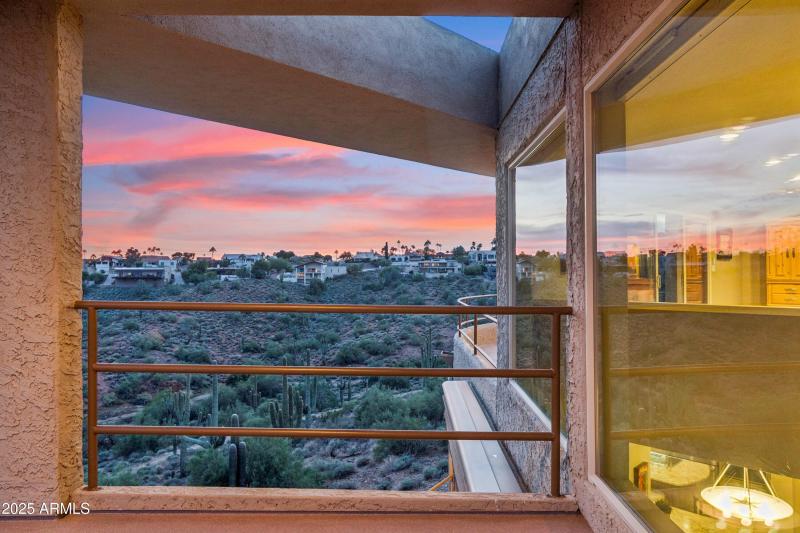 055_Balcony Views Sunset