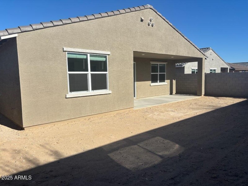 22599 W PONTIAC Drive,