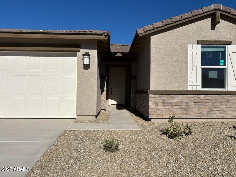 22592 W PONTIAC Drive