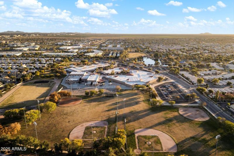 43-Nearby School - walking distance