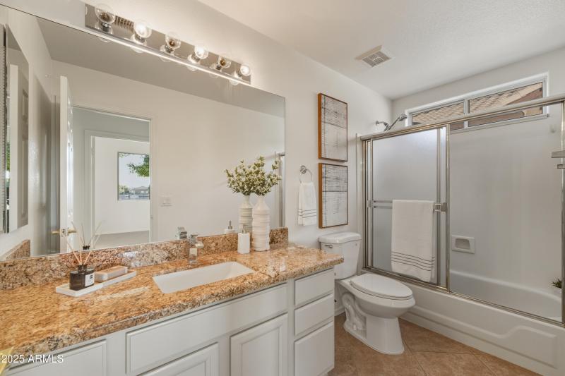 20652_N_53RD_AVE_1st_016