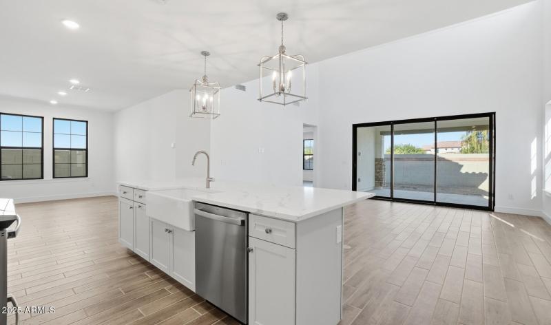 Viviendo Lot #7 Kitchen (4) (Large)