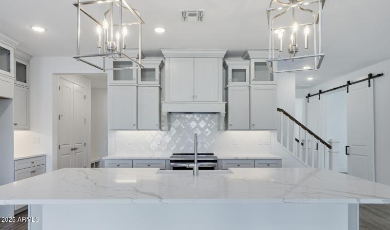 Viviendo Lot #7 Kitchen (2) (Large)