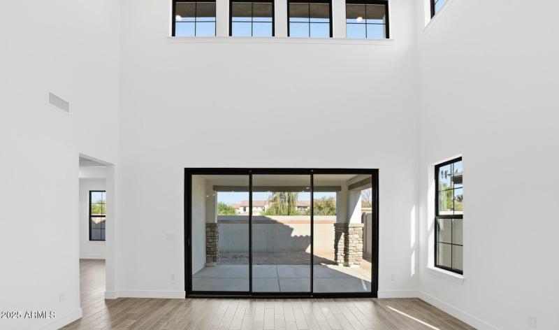 Viviendo Lot #7 Great Room (1) (Large)