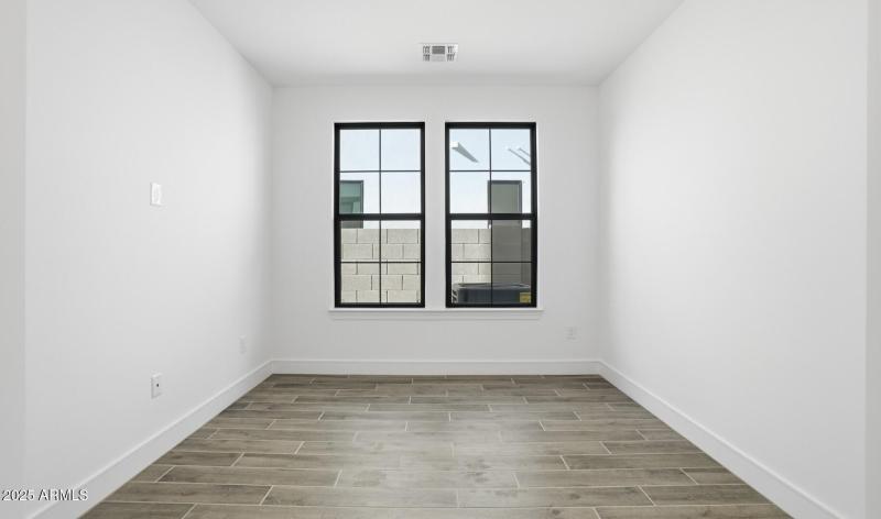 Viviendo Lot #7 Home Office (Large)