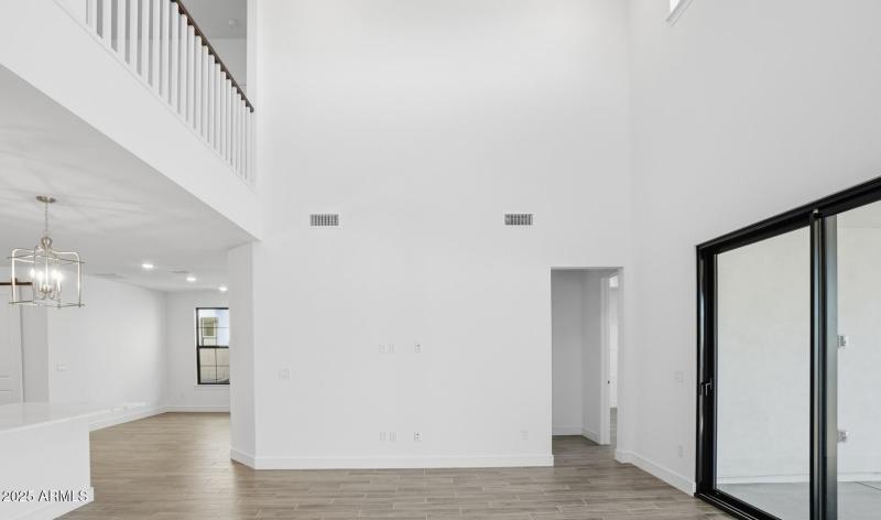 Viviendo Lot #7 Great Room (2) (Large)