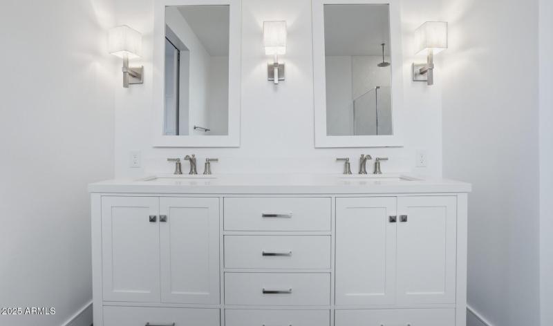 Viviendo Lot #7 Primary Bath (3) (Large)