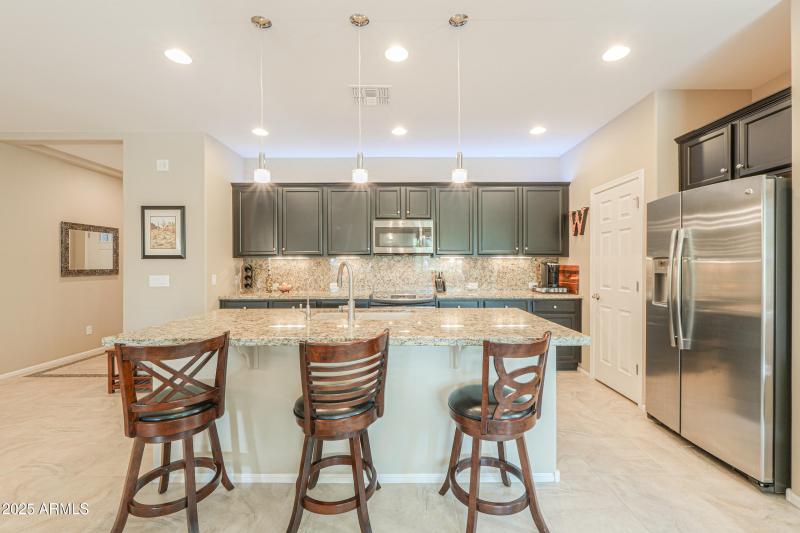 Under cabinet & pendant lights