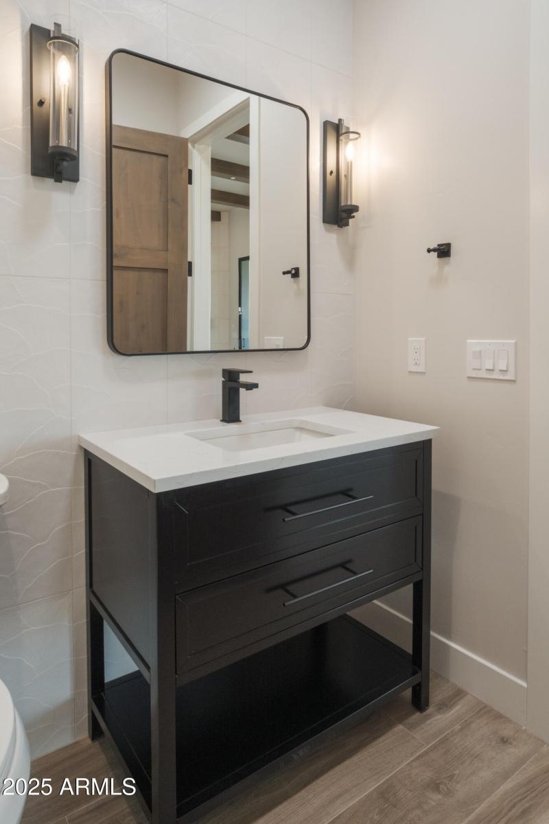 Powder Rm 7926 E Morning Vista