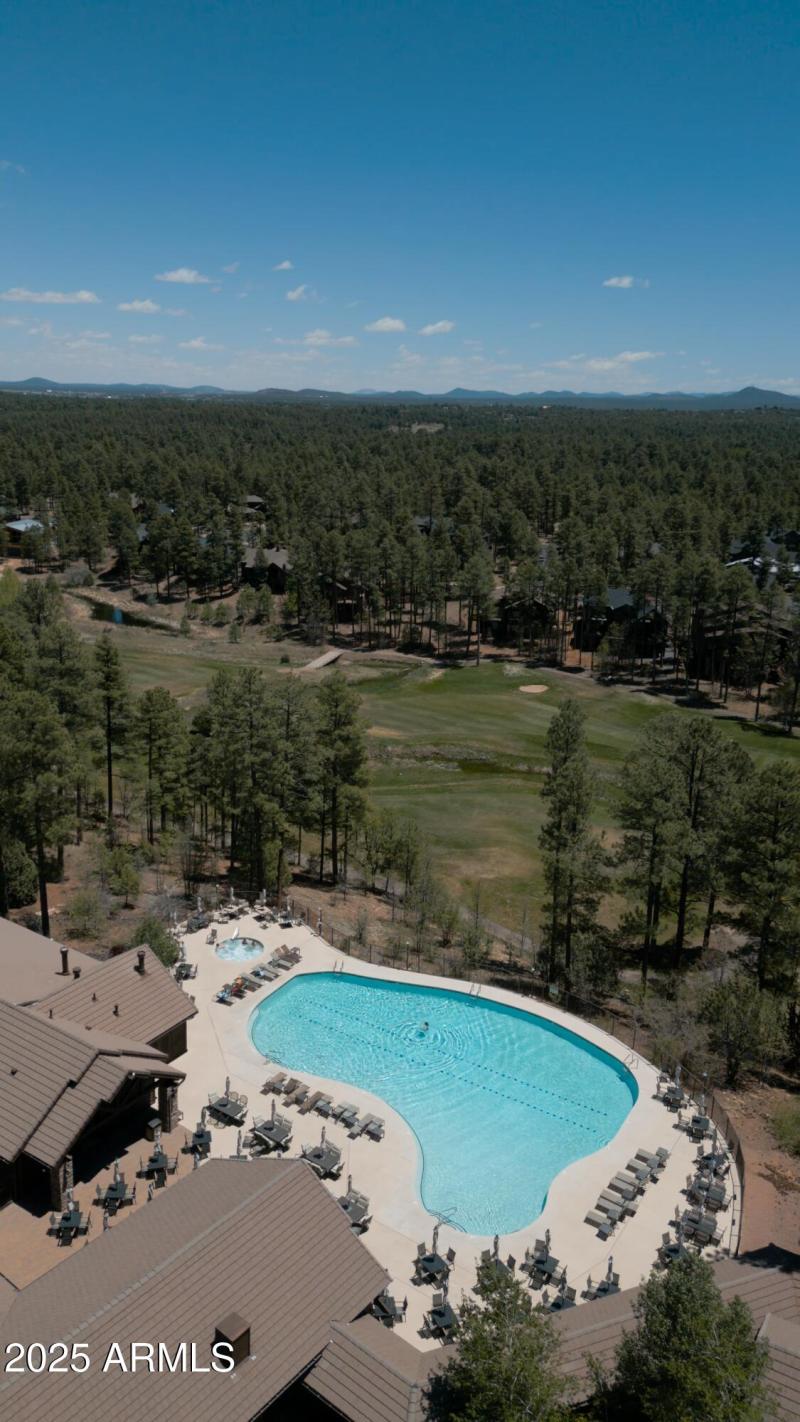 pickleballcourtclubhous