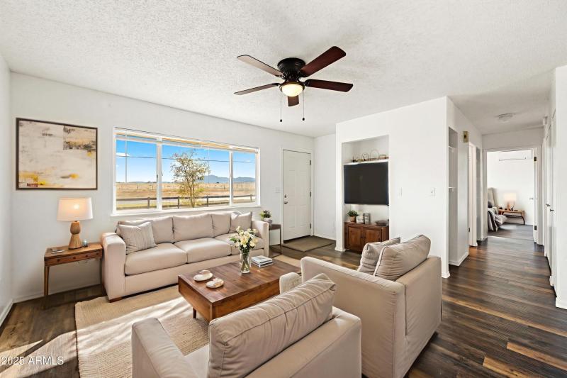 7-Living-Room - 3 (1)