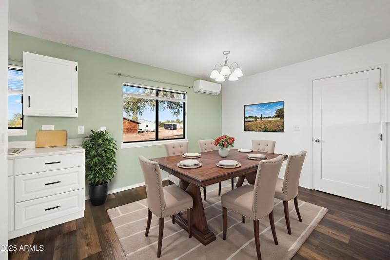 17-Dining-Room - Dining Room - Standard