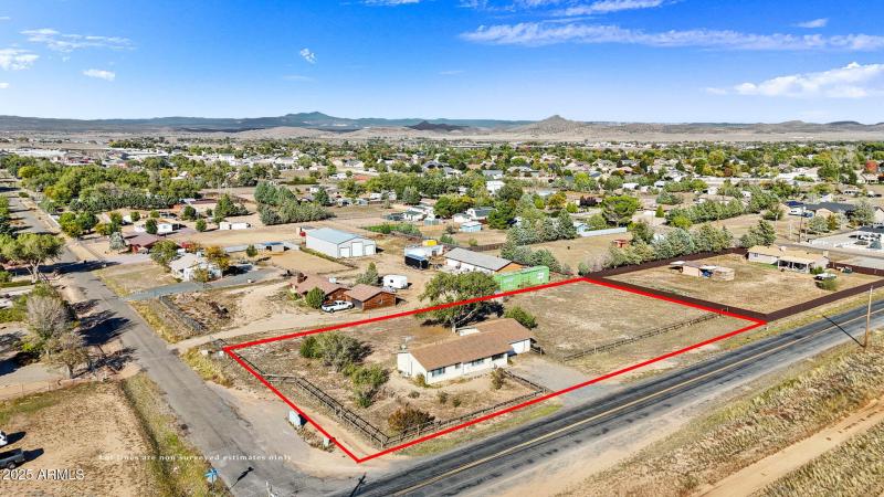 34-Aerial Front with Lot Lines