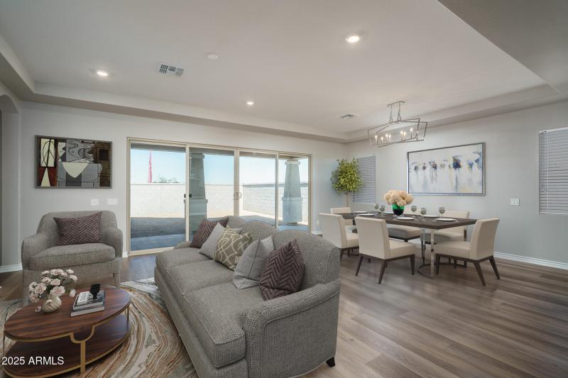 7VS) GREAT ROOM TO DINING