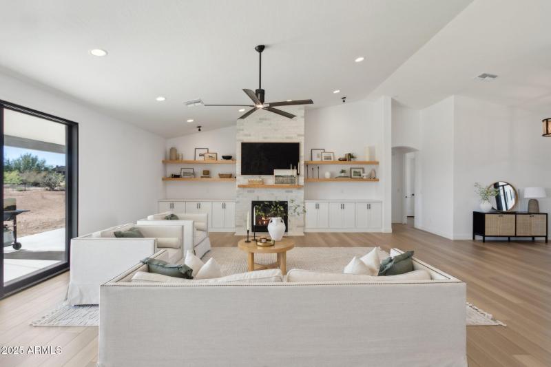 11-web-or-mls-13637-e-eclipse-dr