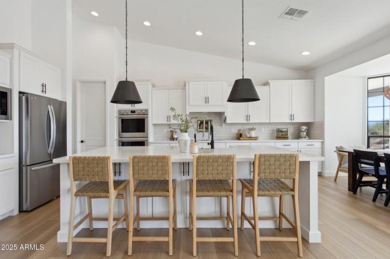 16-web-or-mls-13637-e-eclipse-dr