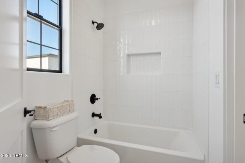 32-web-or-mls-13637-e-eclipse-dr