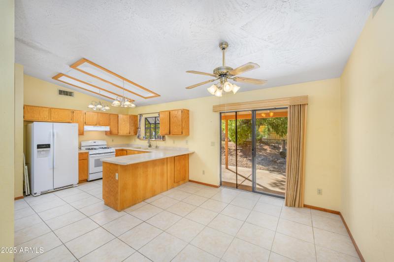 1102 S Ironwood Circle-6