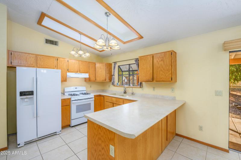 1102 S Ironwood Circle-7