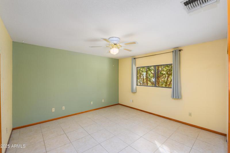 1102 S Ironwood Circle-8