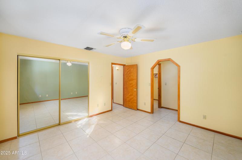 1102 S Ironwood Circle-9