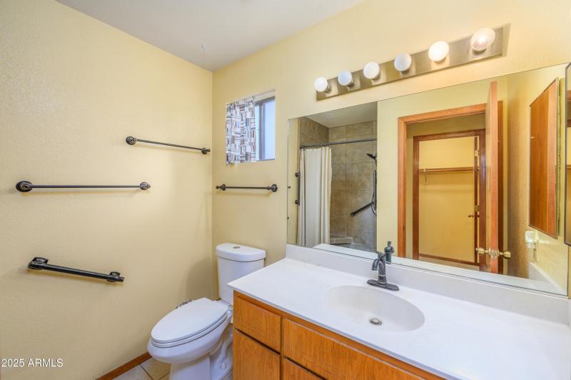 1102 S Ironwood Circle-10