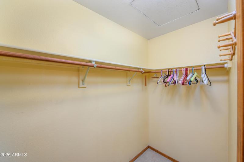 1102 S Ironwood Circle-12