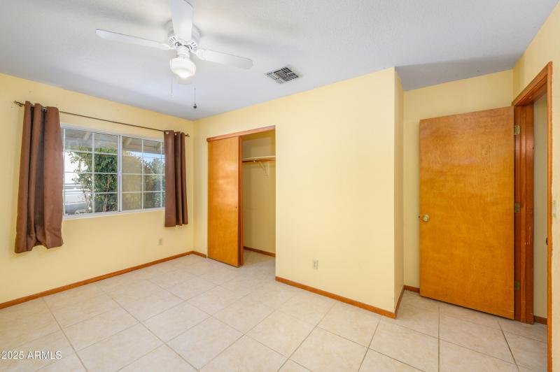 1102 S Ironwood Circle-13