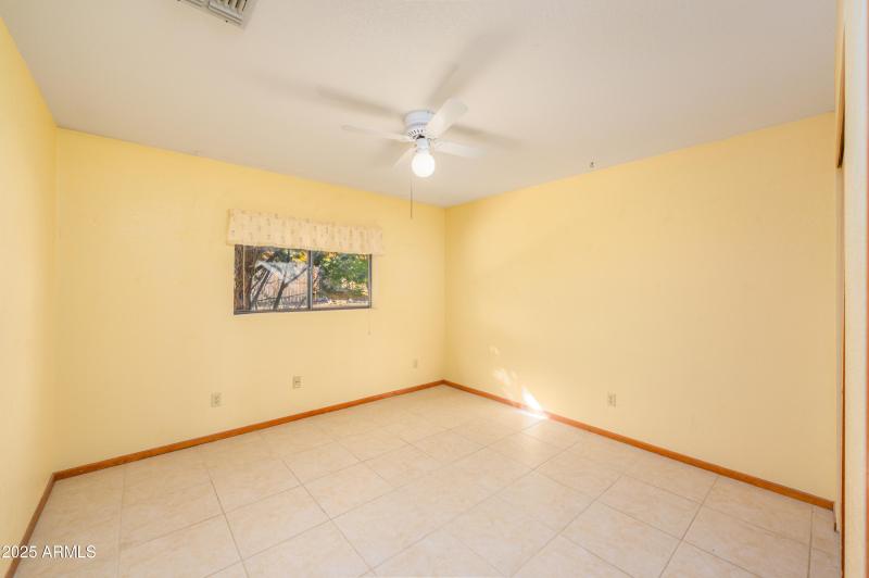 1102 S Ironwood Circle-15