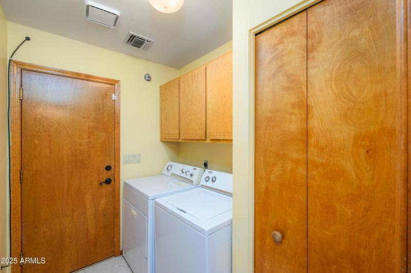 1102 S Ironwood Circle-17