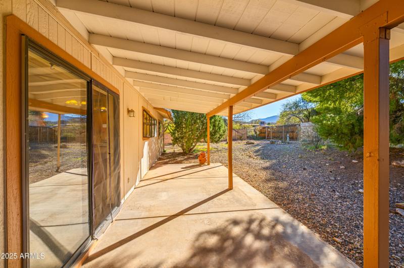 1102 S Ironwood Circle-18